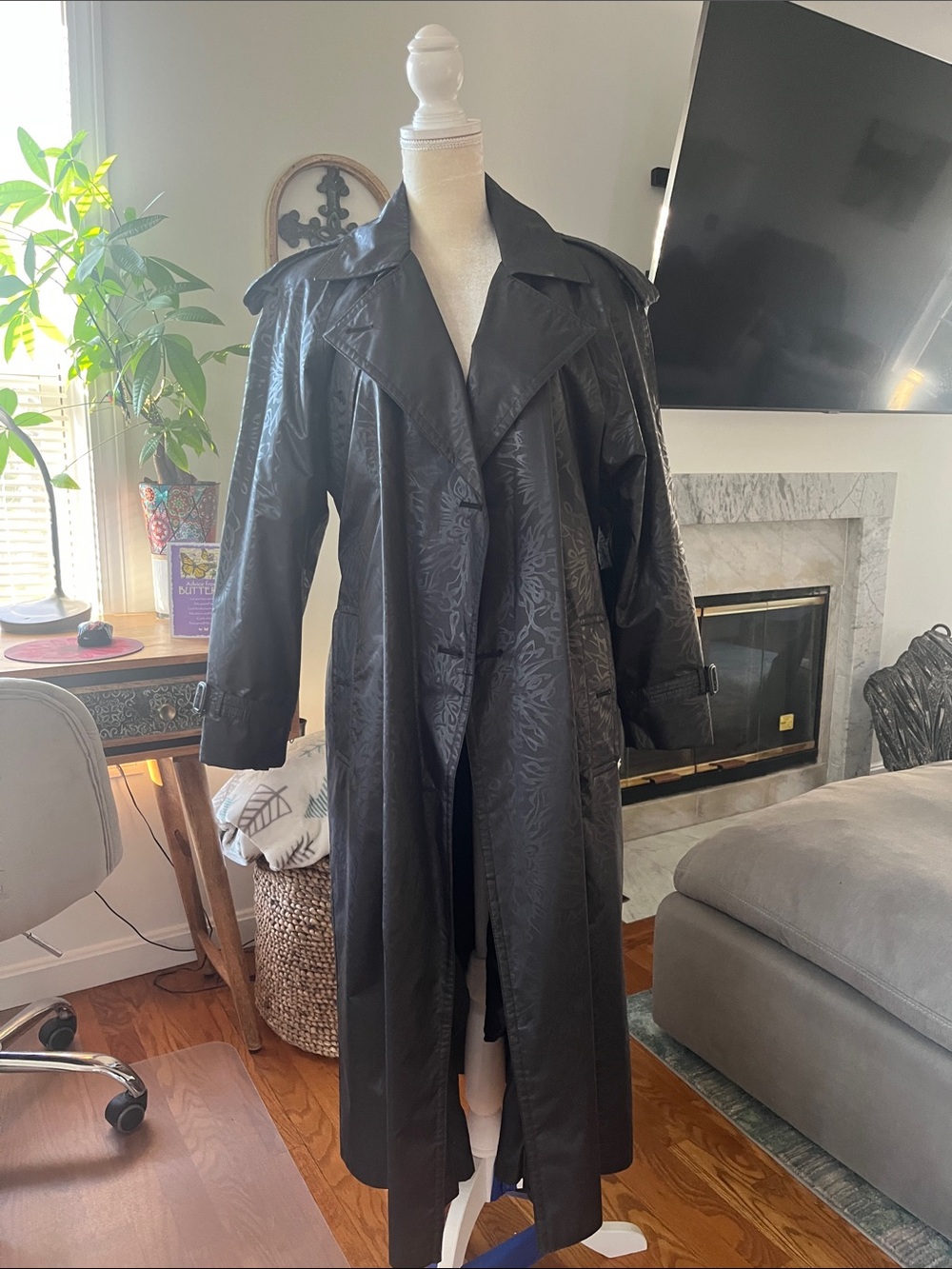 Black Women's Long Trench Coat - Classic Elegance